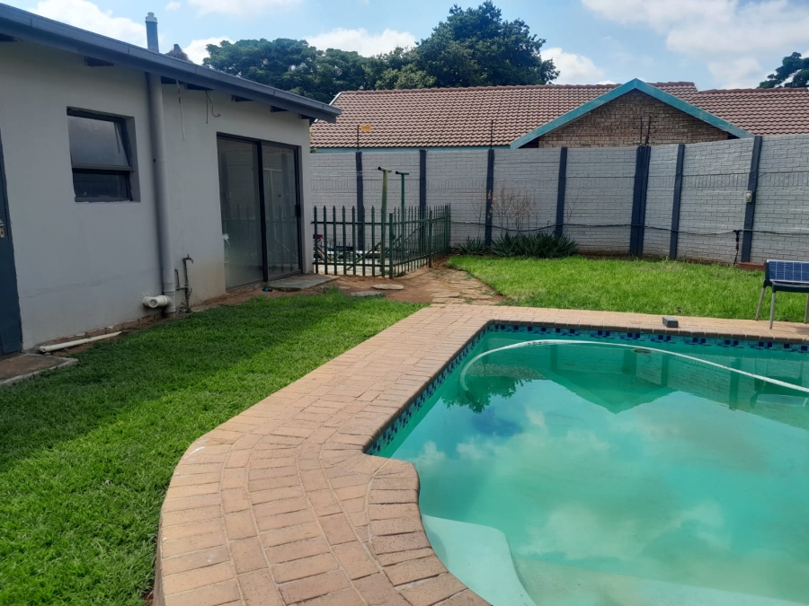 3 Bedroom Property for Sale in Rustenburg Central North West